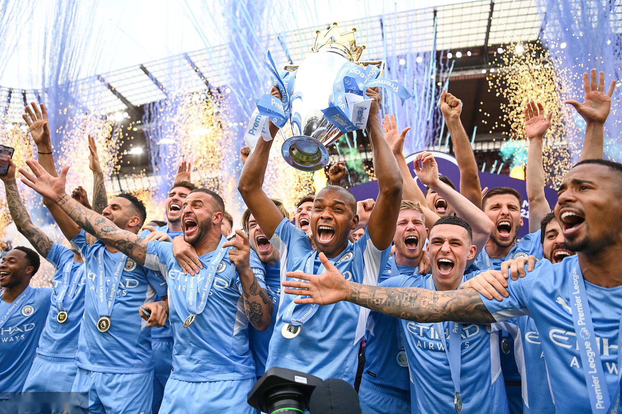 节礼日仅安排一场英超比赛，队报：英格兰球迷对此强烈不满（节礼日英超仅赛一场，队报称英格兰球迷强烈不满）